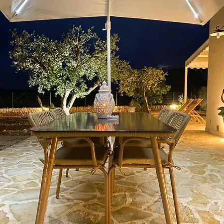 Enjoytrulli - Countryside Villa Noci
